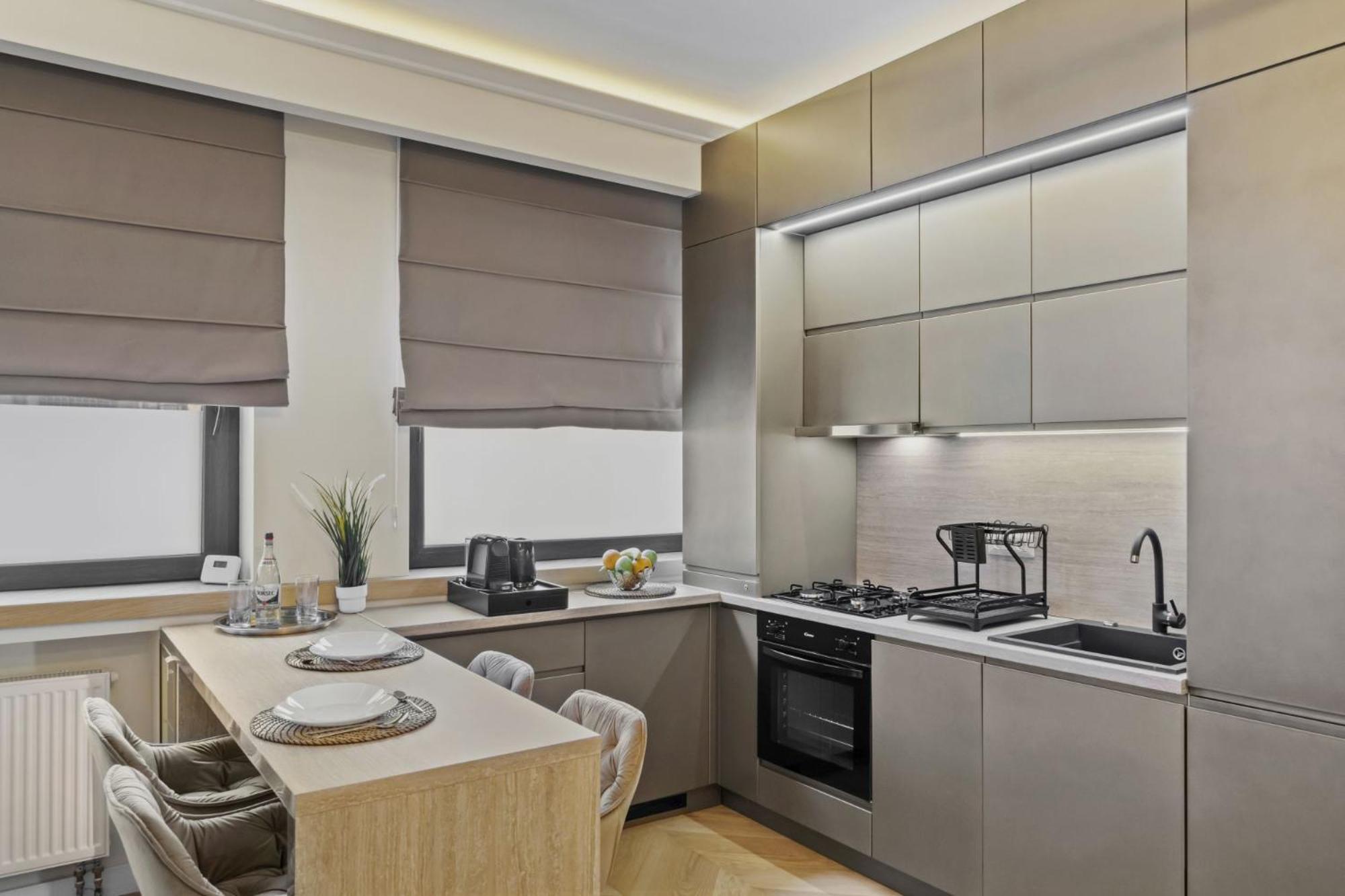 Central Two Rooms Apartment The Paradise Of Lights Bucharest Luaran gambar