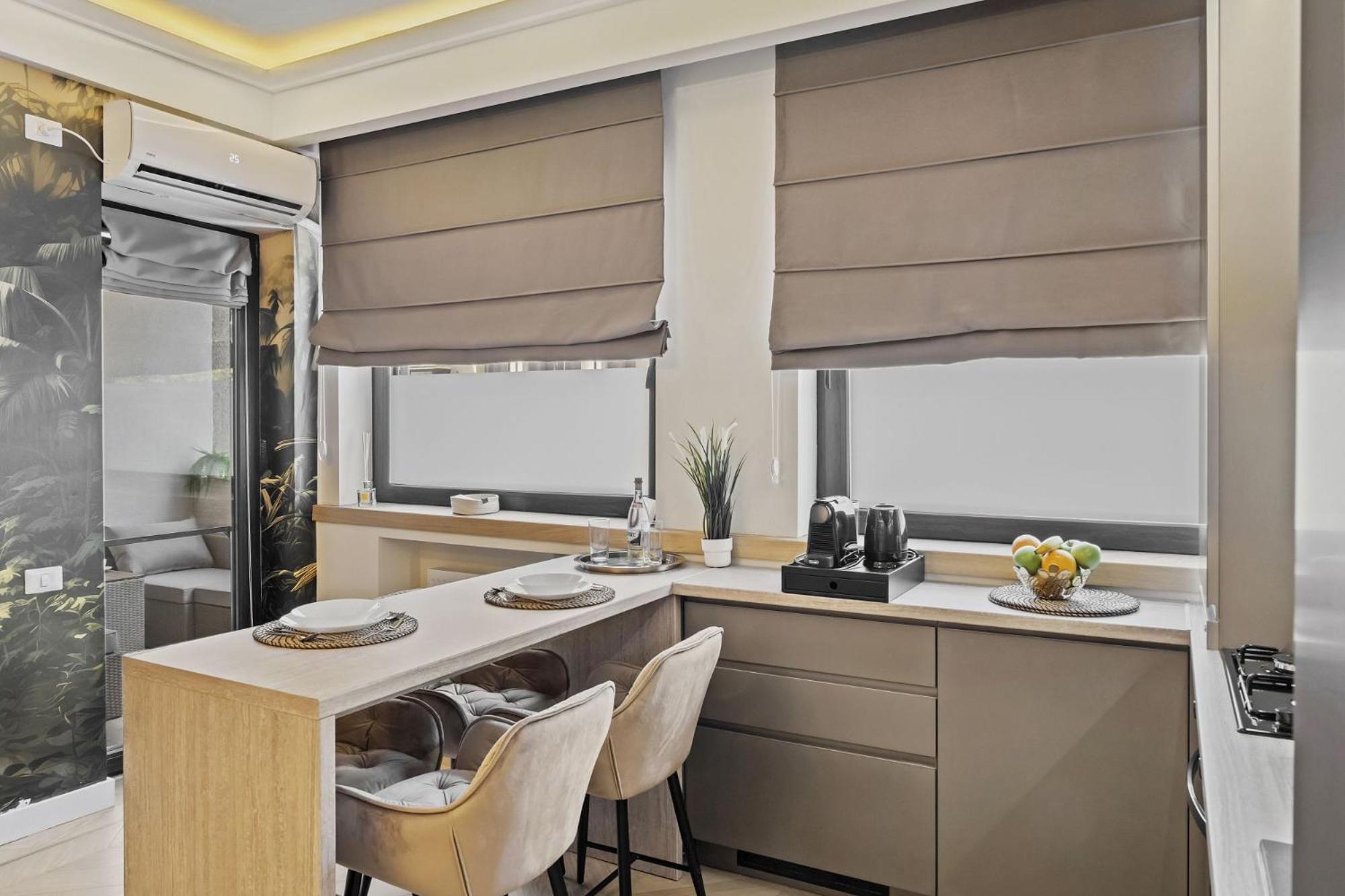 Central Two Rooms Apartment The Paradise Of Lights Bucharest Luaran gambar