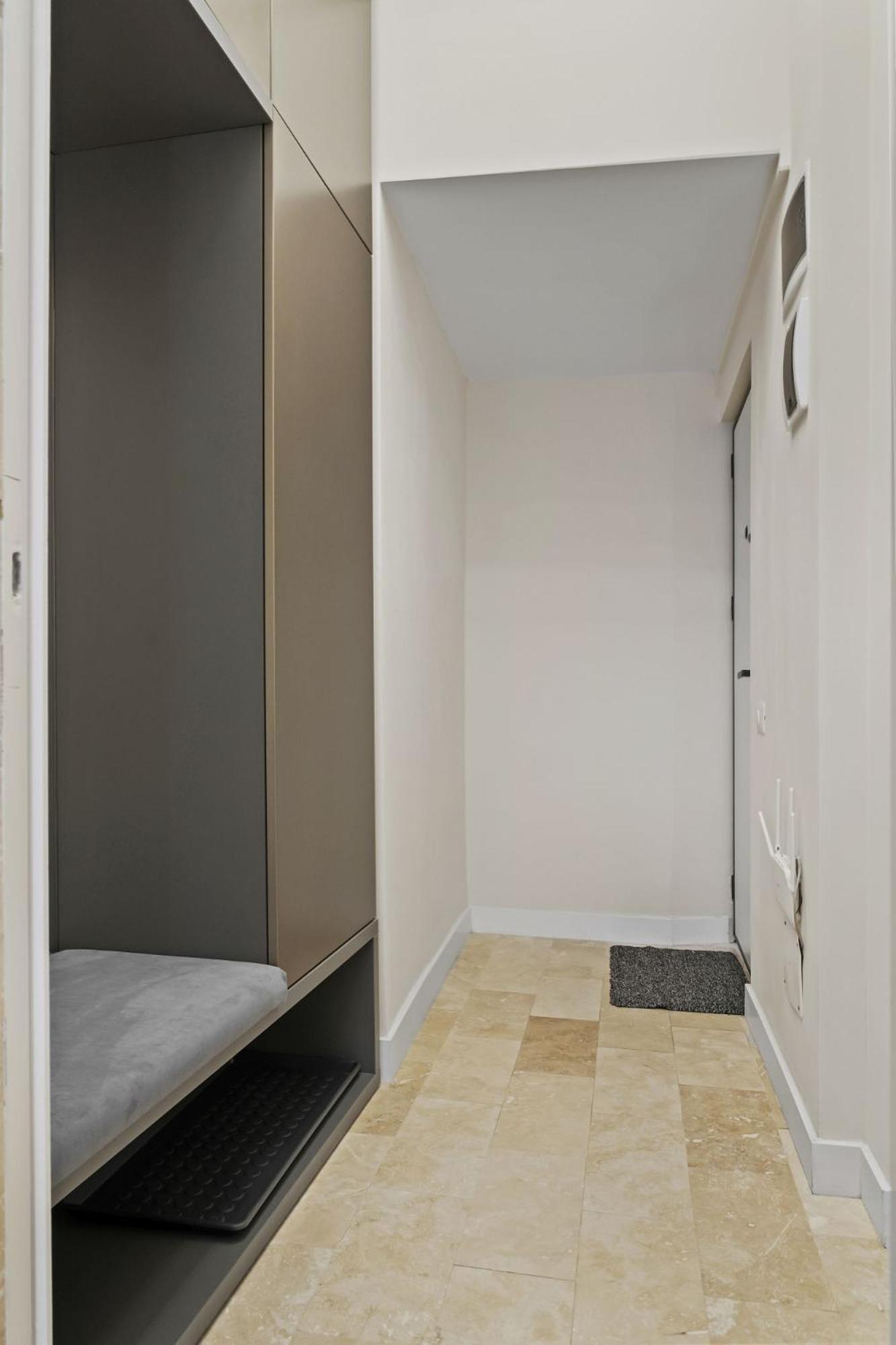 Central Two Rooms Apartment The Paradise Of Lights Bucharest Luaran gambar