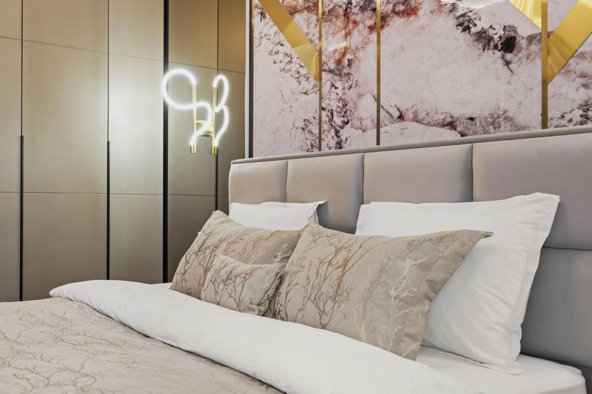 Central Two Rooms Apartment The Paradise Of Lights Bucharest Luaran gambar