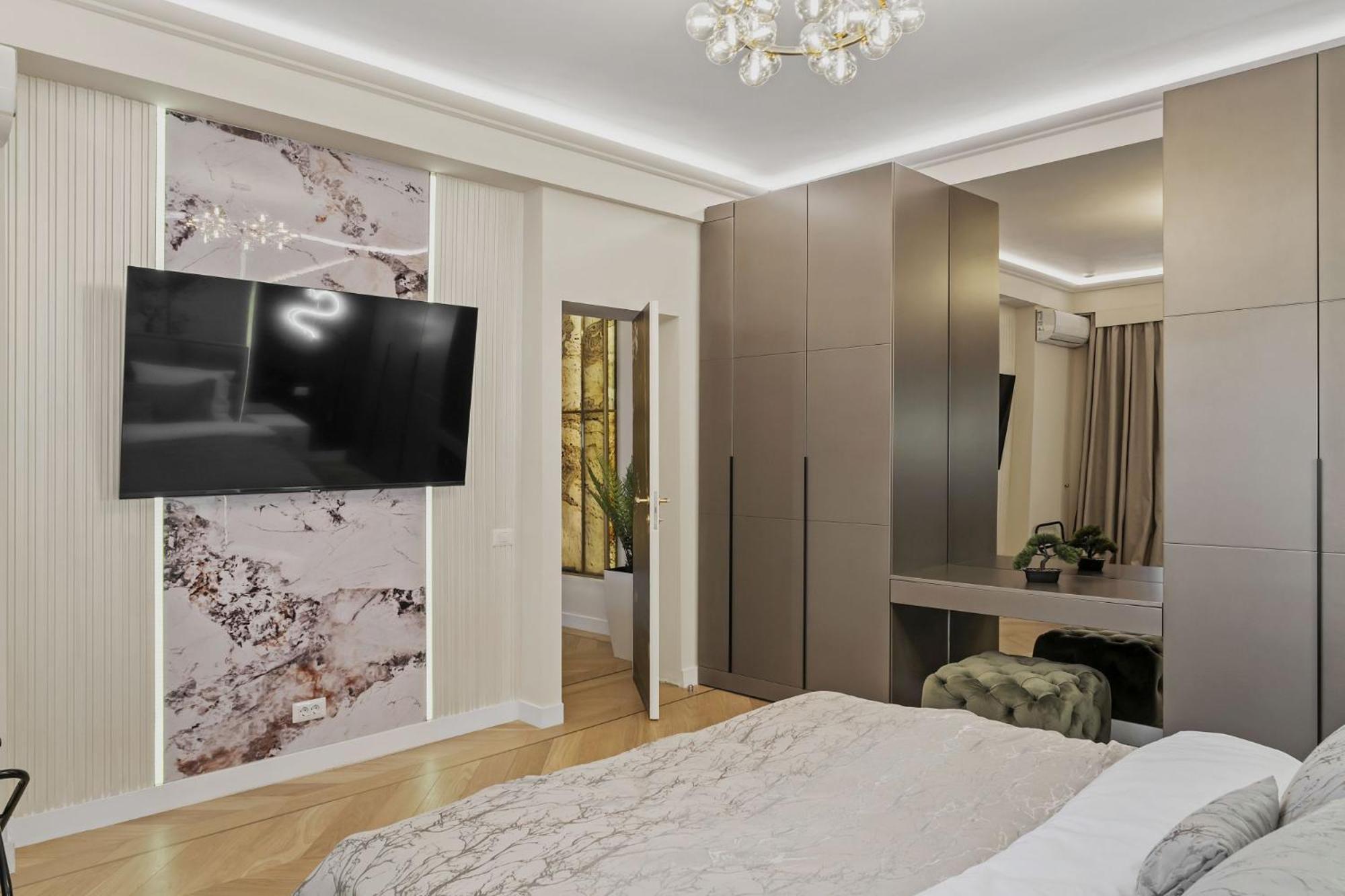 Central Two Rooms Apartment The Paradise Of Lights Bucharest Luaran gambar