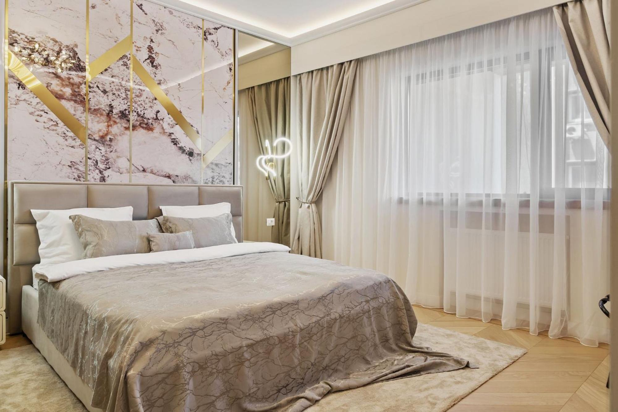 Central Two Rooms Apartment The Paradise Of Lights Bucharest Luaran gambar